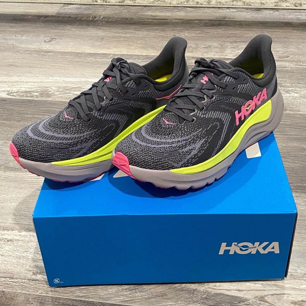 HOKA Women’s Arahi 8 - Picture 2 of 5